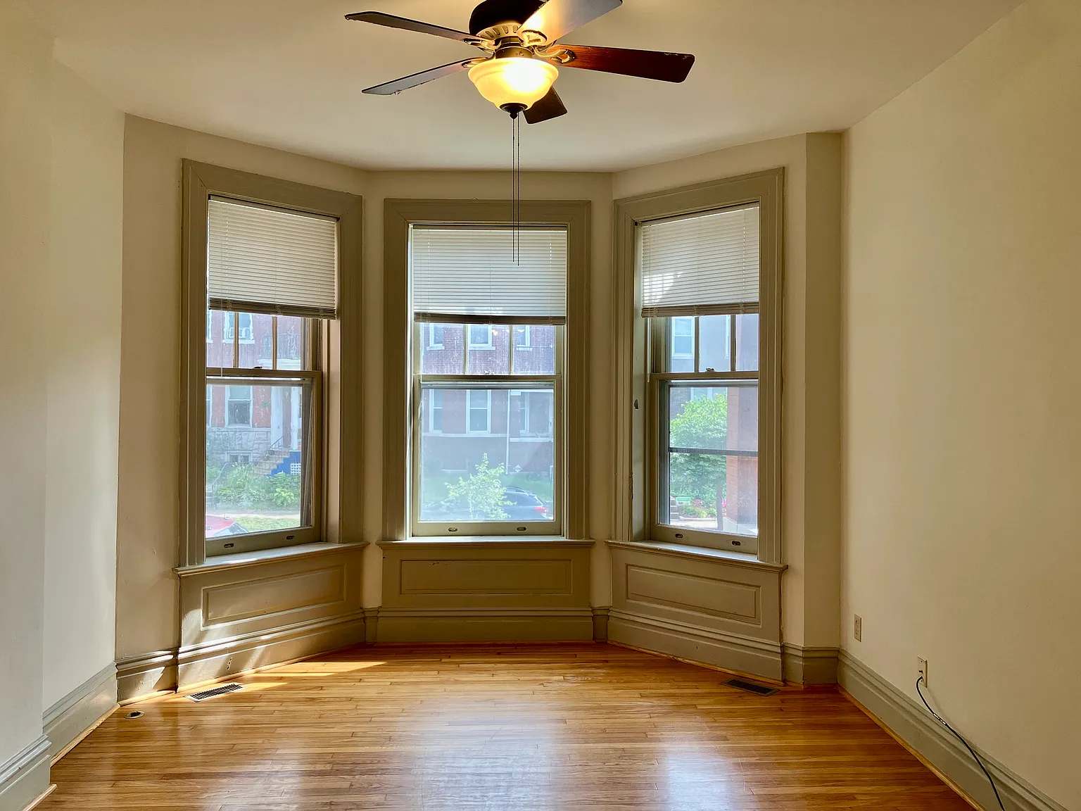 2 bed, 1200 sqft, $1,700 — Photo 2
