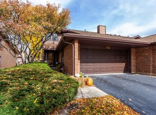 136 White Birch Ln, Westmont, IL
