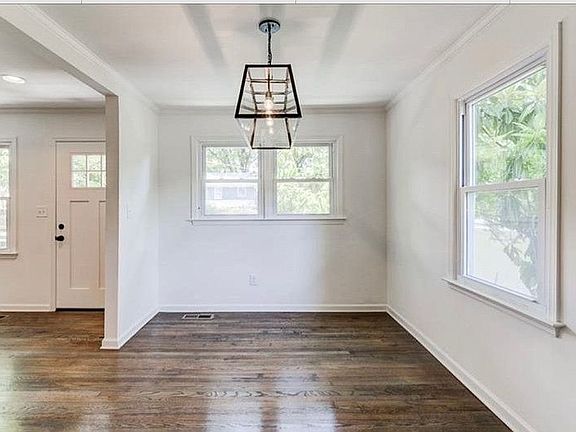 Dining or flex area. 