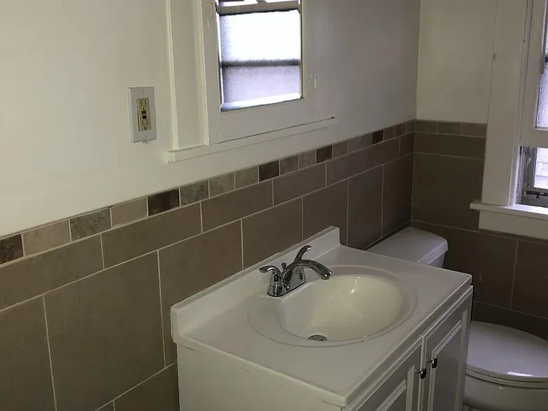 63 Ruspin Ave — Photo 7