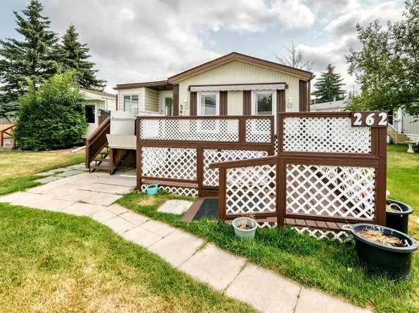 262 Burroughs Cir NE, Calgary, AB T1Y 6K3