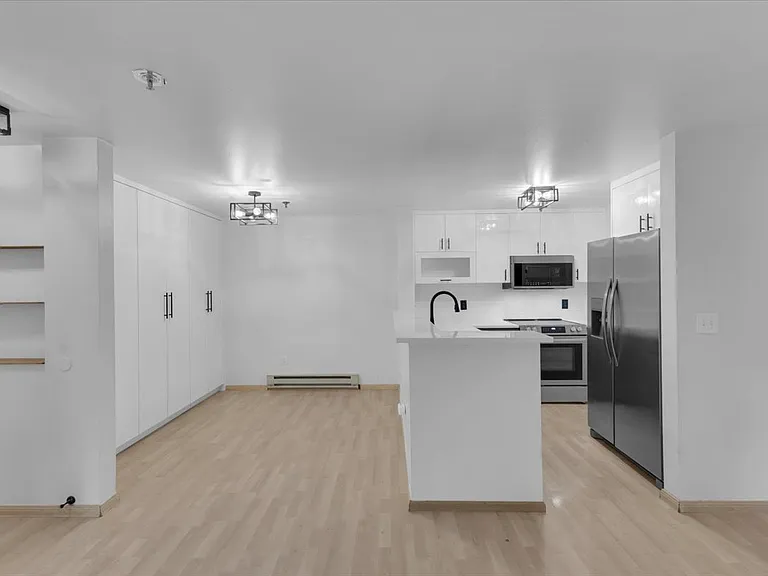 975 Aberdeen Ave NE #D105 — Photo 3