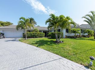 1170 Singer Dr, Riviera Beach, FL 33404