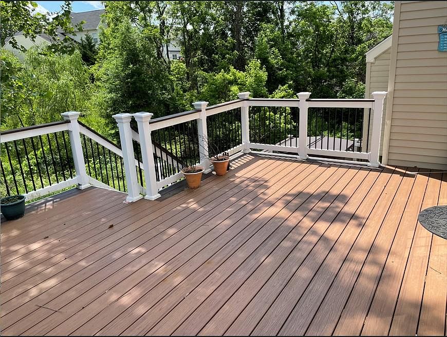 2nd image of 512 E Skyline Dr