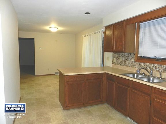 Kitchen to Dining Area