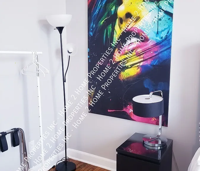 1154 Wyandotte St E #3 — Photo 5