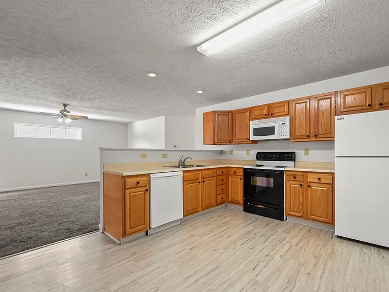 810 W Gaston Dr — Photo 5