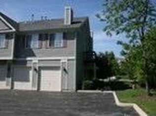 303 Windsor Ct UNIT D, South Elgin, IL 60177