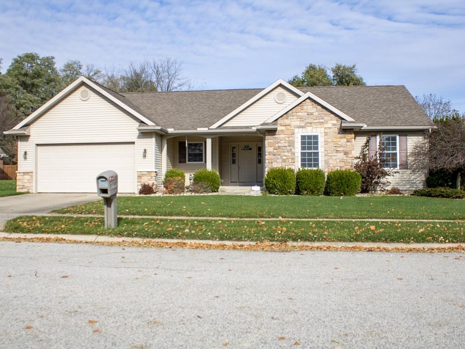 1st image of 1604 Deer Run Dr