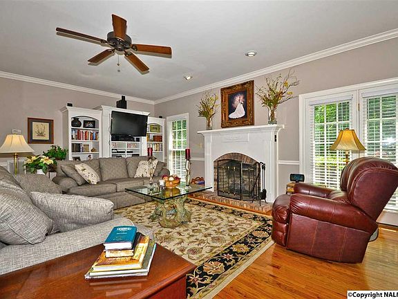 4th image of 149 Kensington Dr