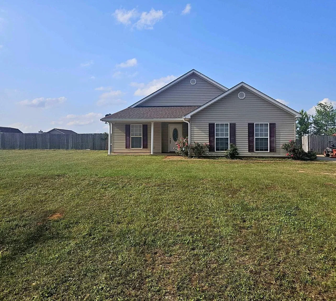 4 bed, 1950 sqft, $1,795 — Photo 1