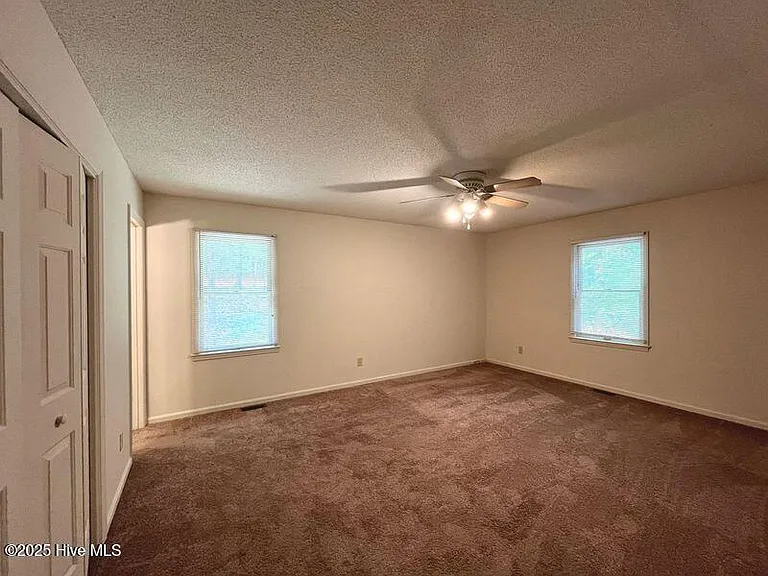 902 Heather Trl — Photo 15