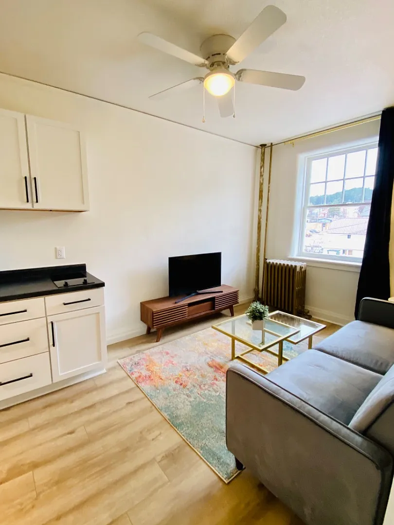 425 West Main Street - 101 — Photo 2