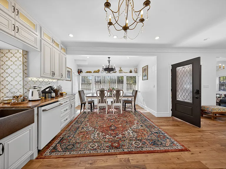 327 Vine St — Photo 19