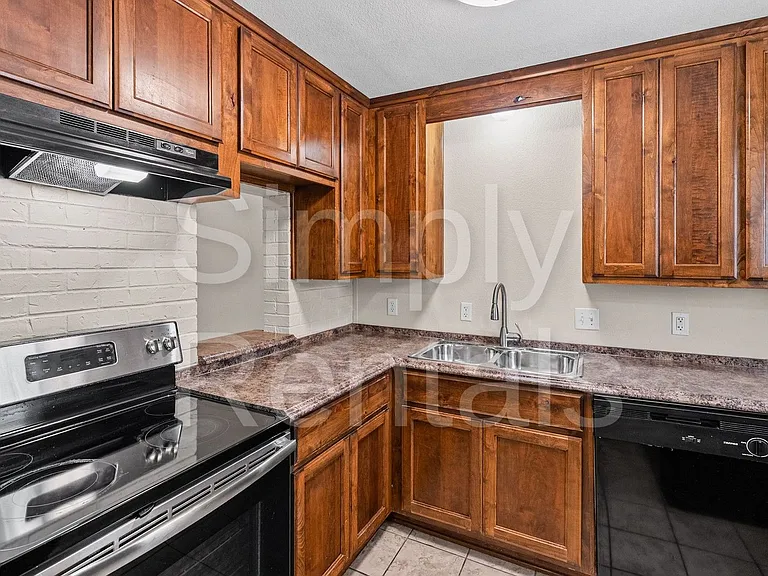1220 Texas St — Photo 24