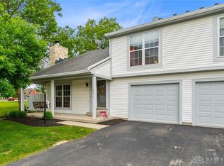 1001 Foxshire Pl, Dayton, OH 45458