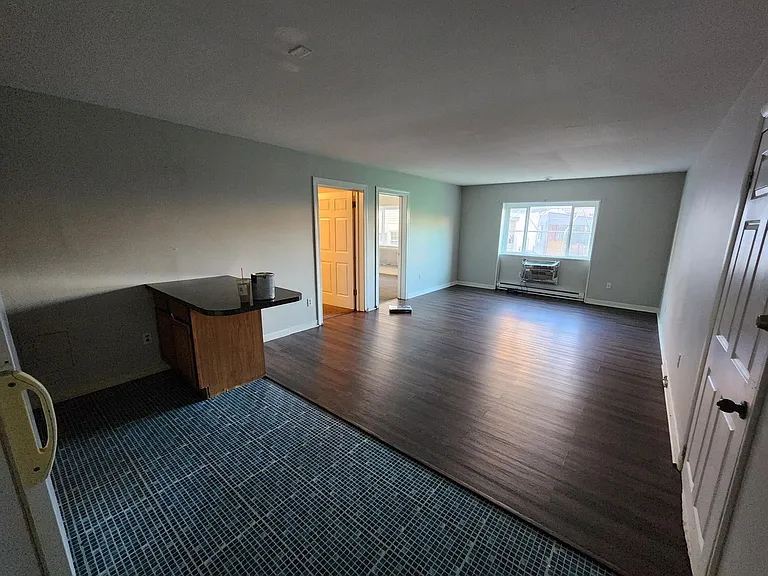 1217 Moss St — Photo 8