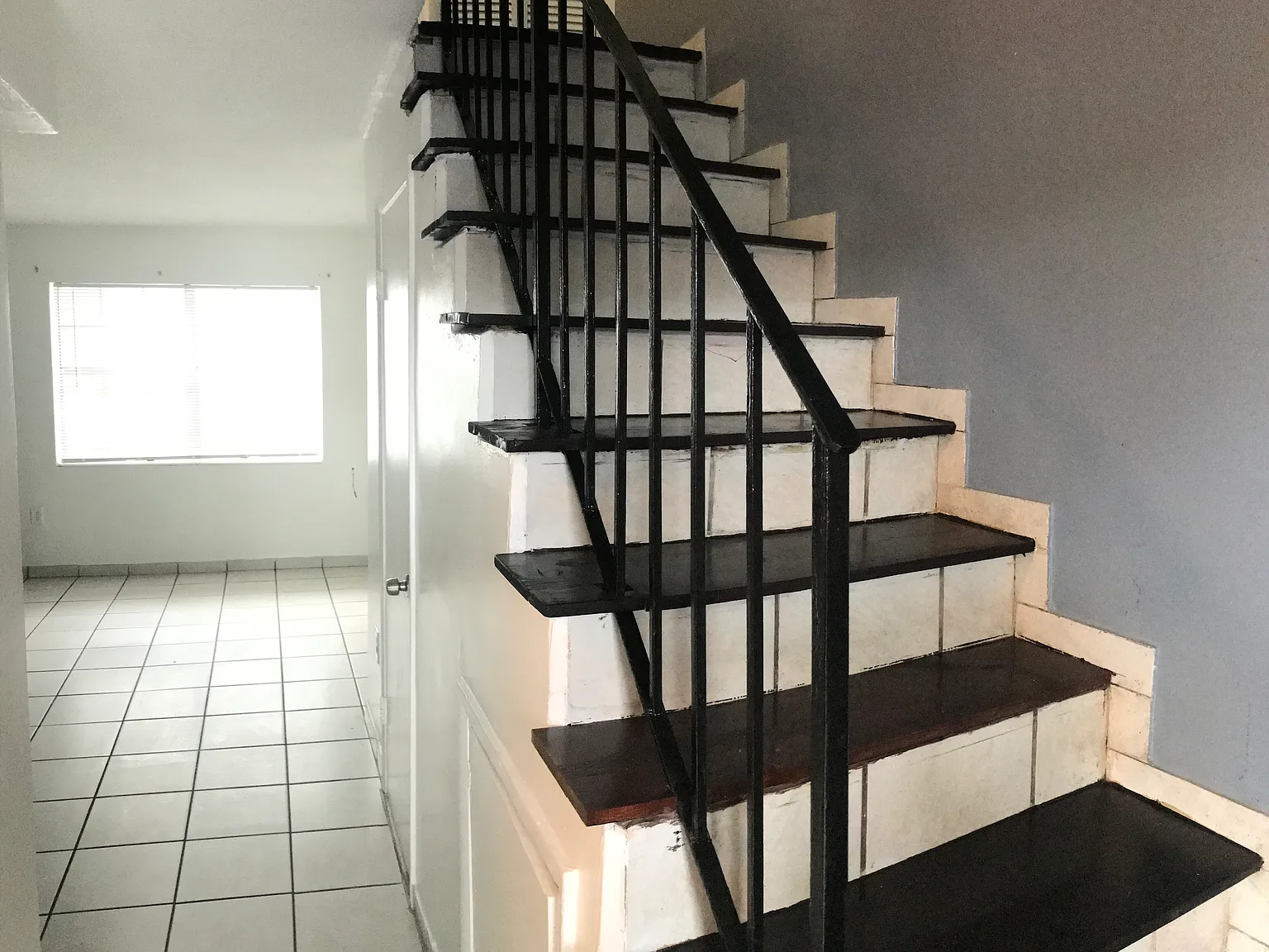 2b/1.5 B With 50% Off To Move In! — Photo 4