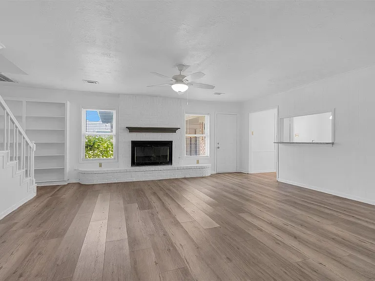 1122 Rhine Ln — Photo 7
