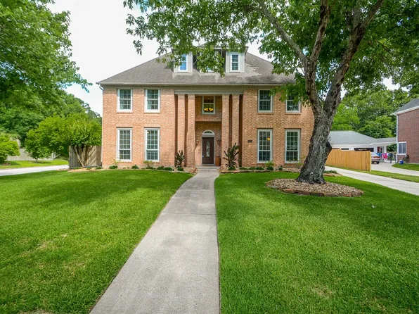 4422 Broadleaf St, Kingwood, TX 77345