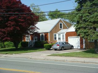 1645 W Shore Rd, Warwick, RI 02889