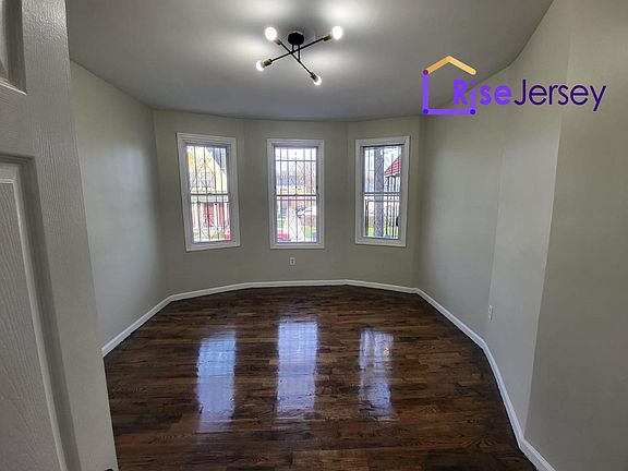 4th image of 542 S 11th St #1A