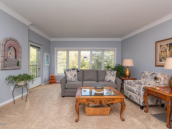 4th image of 4040 Greenleaf Cir #36