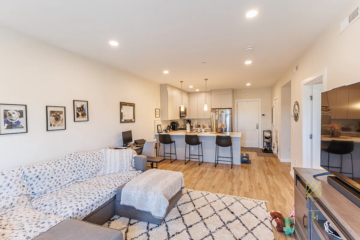 Building Photo - 458 Washington St #304