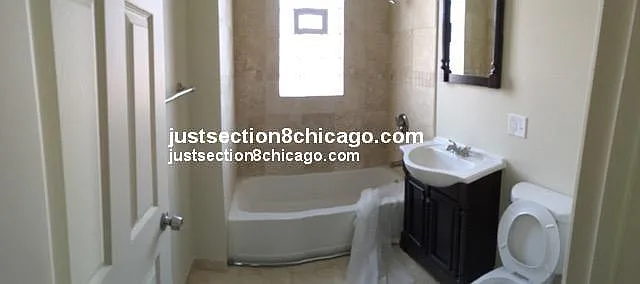 2 bed, 1.0 bath, $2,100 — Photo 2