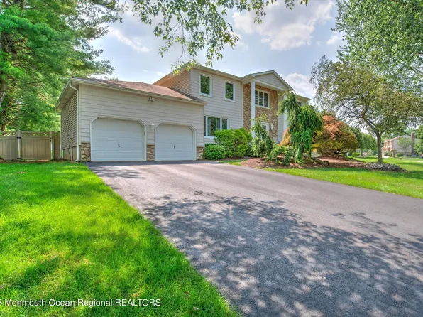 33 Rockwell Circle, Marlboro, NJ 07746