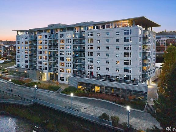 2nd image of 1515 Dock St Unit 612