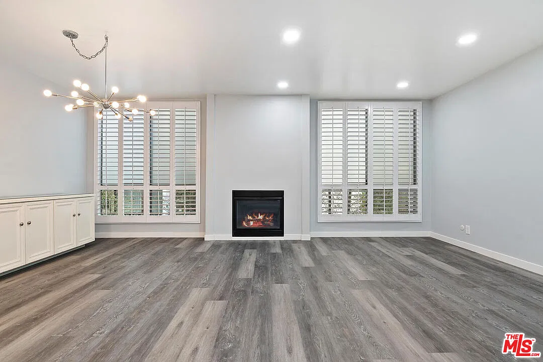 1 bed, 1.0 bath, 964 sqft, $3,400 — Photo 1