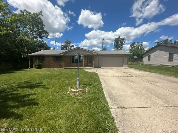 30600 Fort Rd, Brownstown, MI 48173