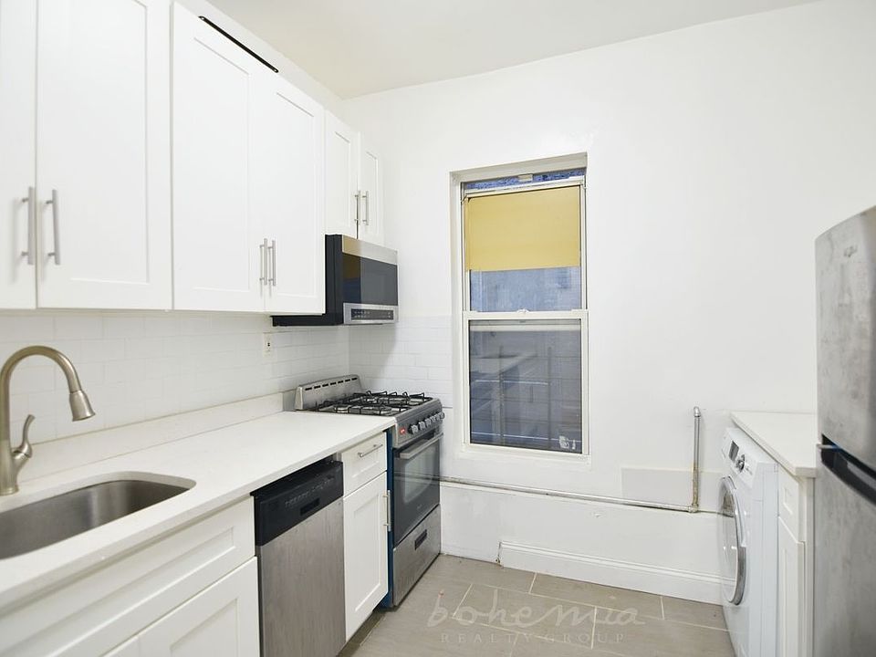 1st image of 22 Saint Nicholas Pl #3A