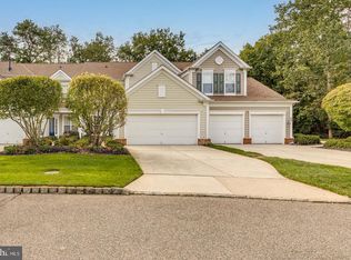 28 Brattleboro Ct, Medford, NJ