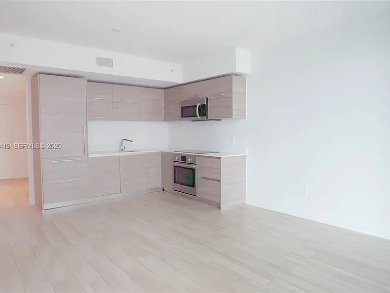 1300 S Miami Ave #4 — Photo 6