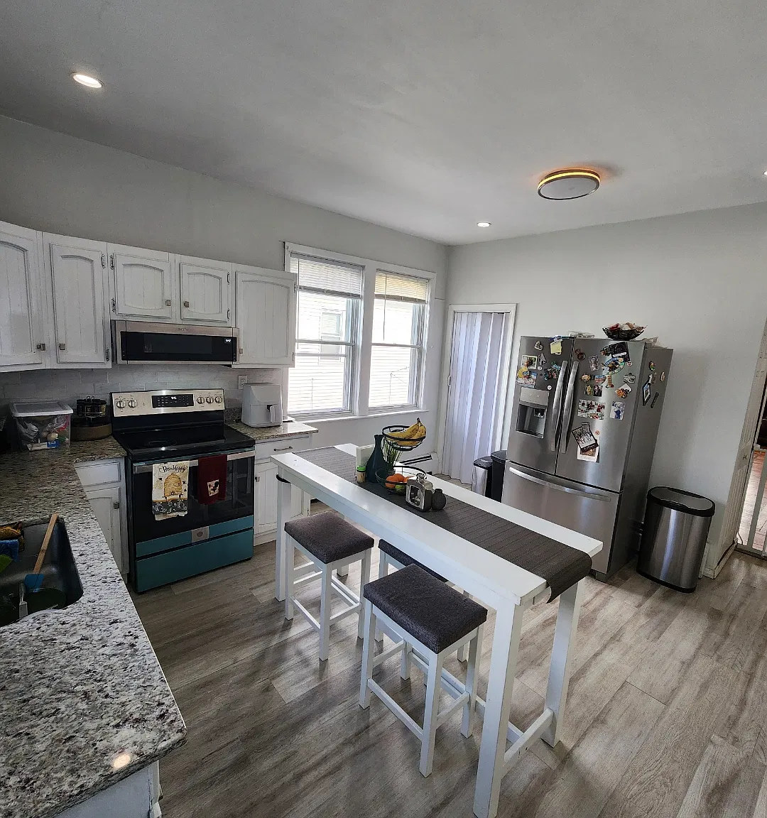 2 bed, 1080 sqft, $2,200 — Photo 1