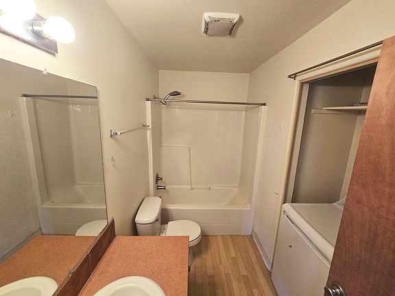 Bath with washer & dryer