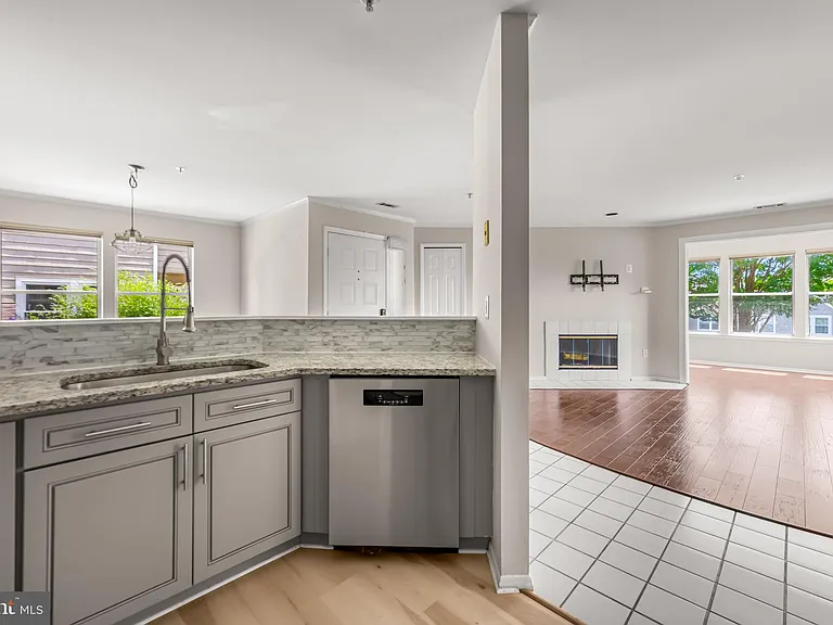 7648 Stony Creek Ln — Photo 3