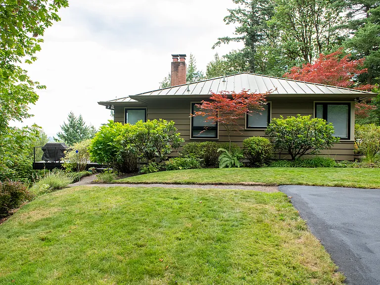 3061 SW Fairmount Blvd — Photo 5