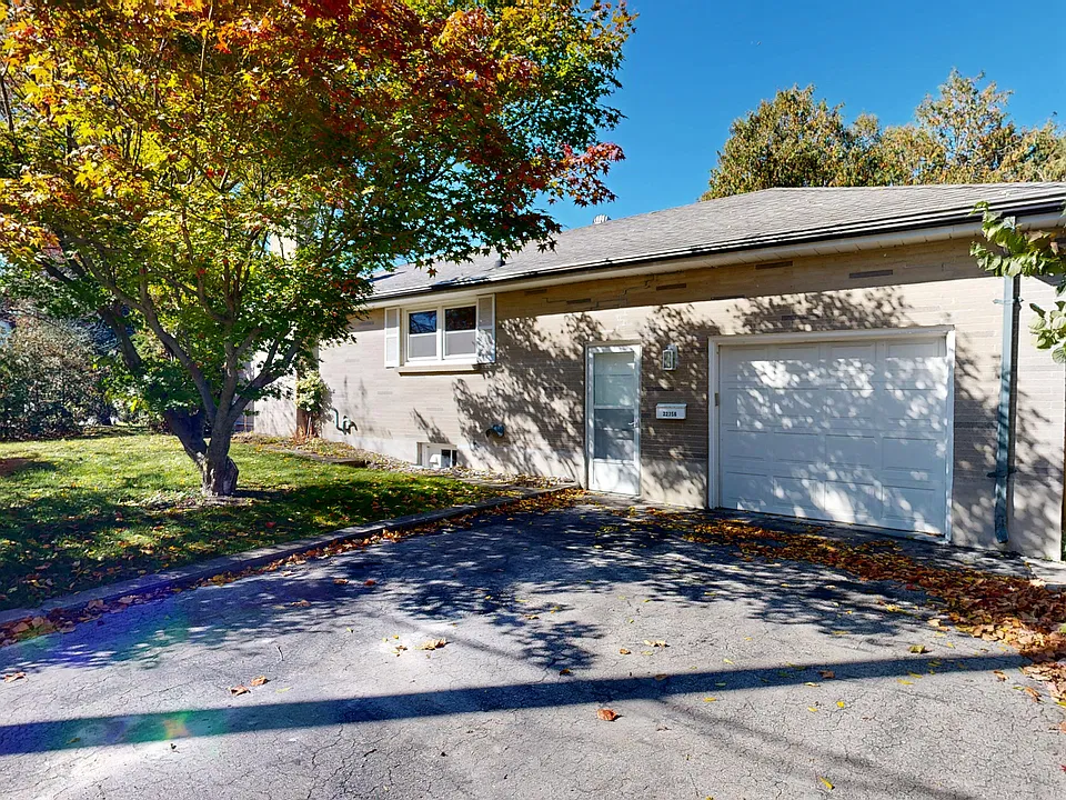 22756 Komoka Rd