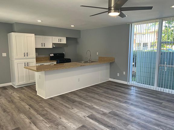5th image of 7125 Fulton Ave #12