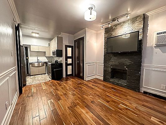 1st image of 425 W 24th St #4FF
