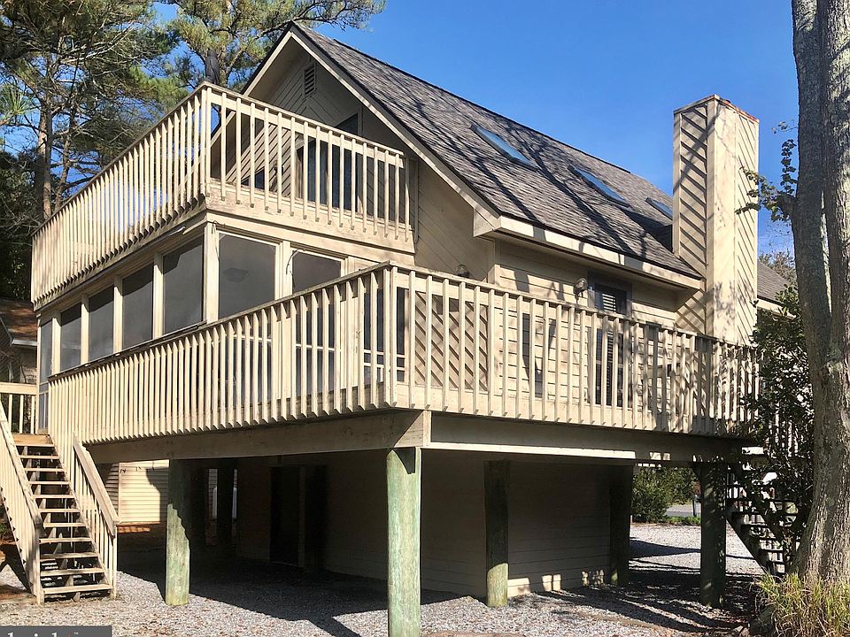 1st image of 435 Tamarack Ct