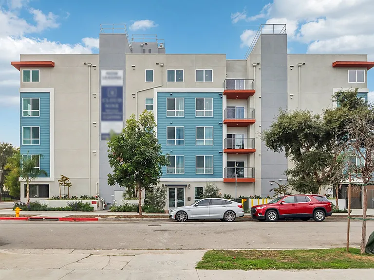Cloud Nine Luxury Apartments — Photo 55