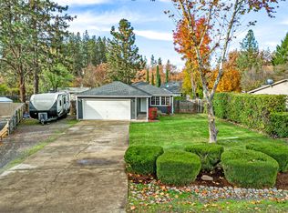 108 Penny Ln, Shady Cove, OR