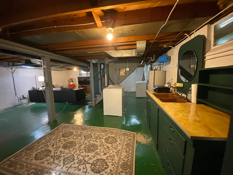 2150 Hyde Ave — Photo 32