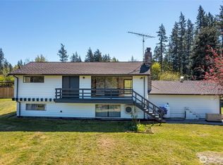 650 Devries Rd, Oak Harbor, WA 98277