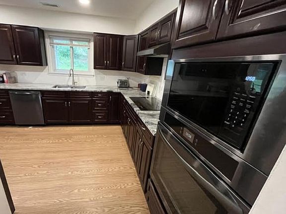 5th image of 1644 Rippling Brook Dr