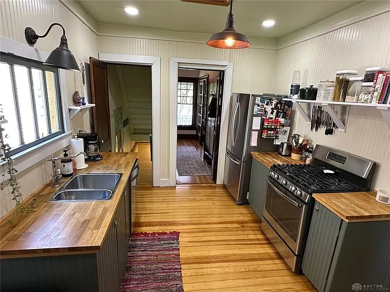 2319 S Dixie Dr — Photo 18